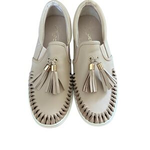 J Slides Cheyenne Nude Leather Slip-On Sneakers Size 8 Nude New